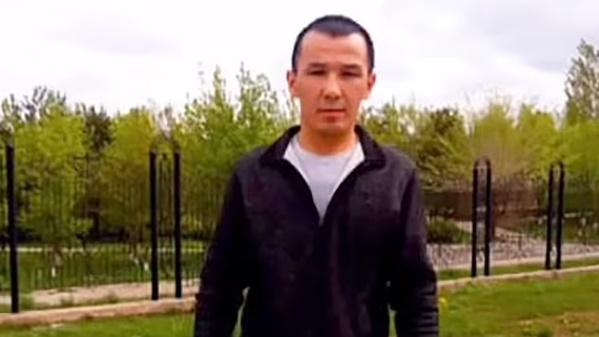 Sabit Shontakbaev獲頒獎章、新工作及新居與家人一起生活。(網上圖片)