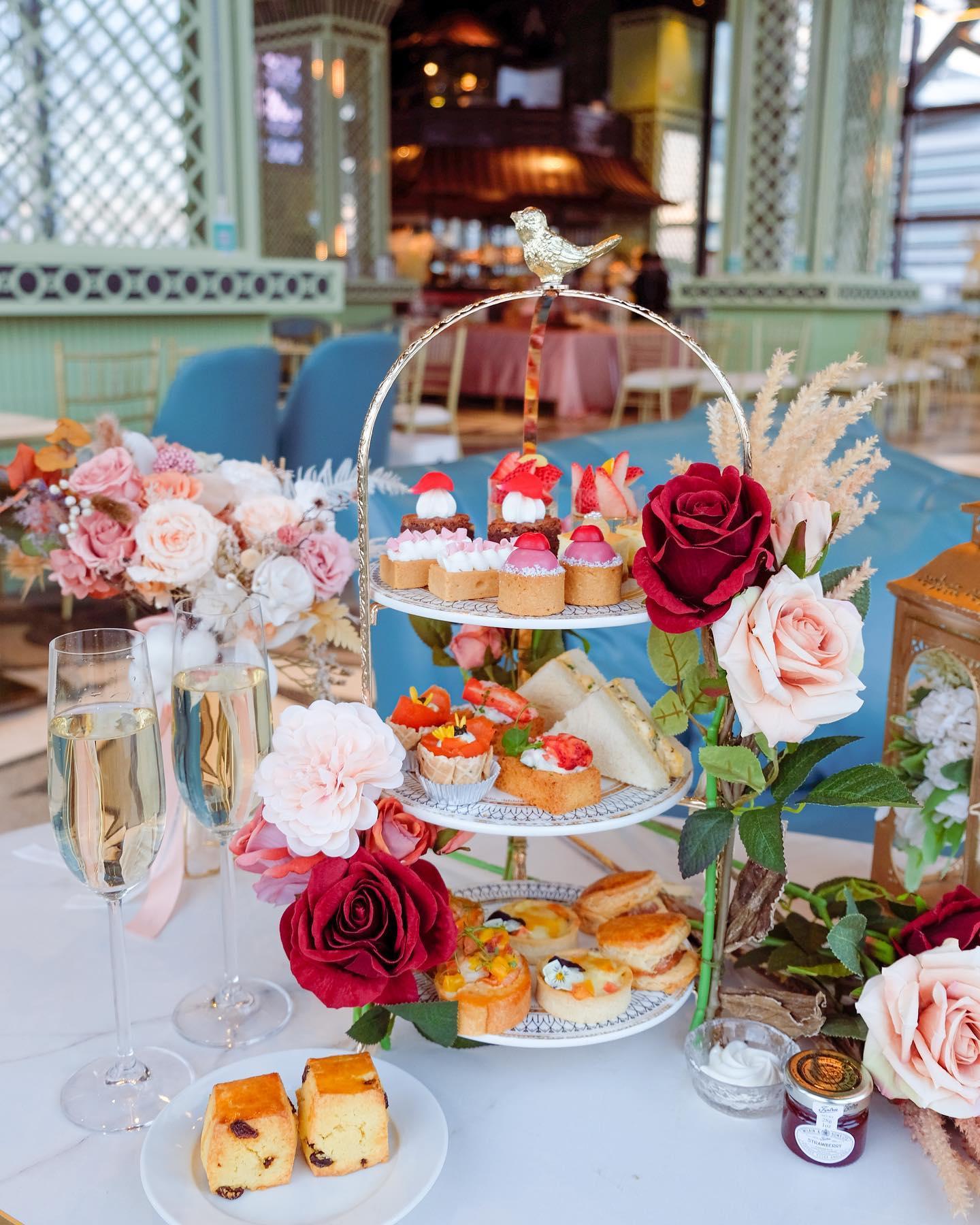 大家可以看著海景吃下午茶。