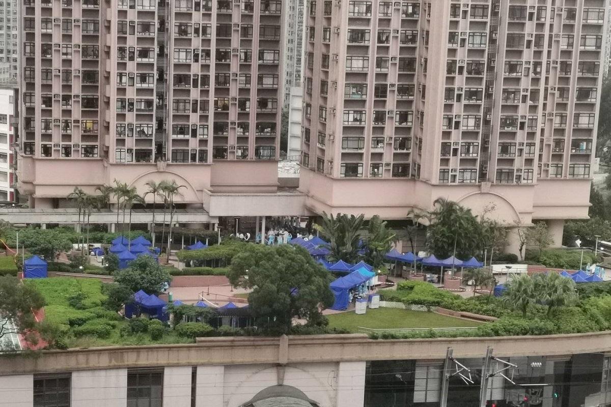 當局圍封新港城L座,要求範圍內居民強制檢測。(網民Patrick Leung@fb群組「馬鞍山之友」)
