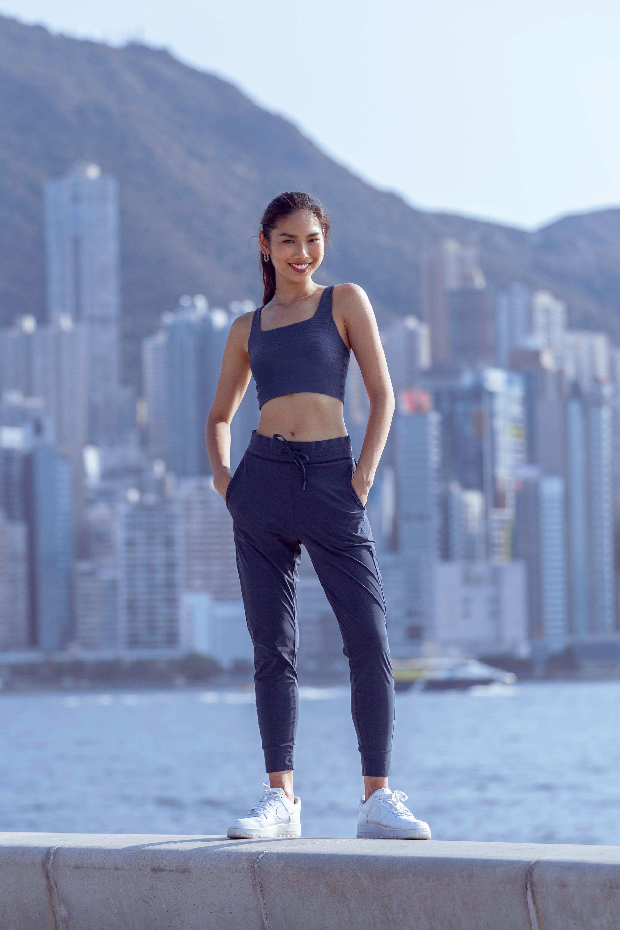 XTRA SKIN長身款運動胸圍 $398) 休閒寬鬆運動褲 $528 UPF50+防紫外線布料適合戶外運動。橡根腰頭加上抽繩設計和合身剪裁額外顯瘦。吸濕排汗物料運動時保持乾爽。