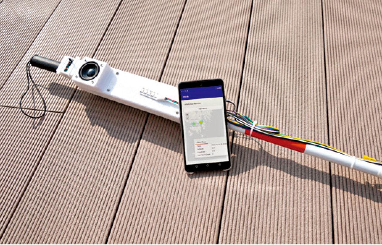 大專生研智能「盲公竹」 AI鏡頭辨障礙物防跌倒