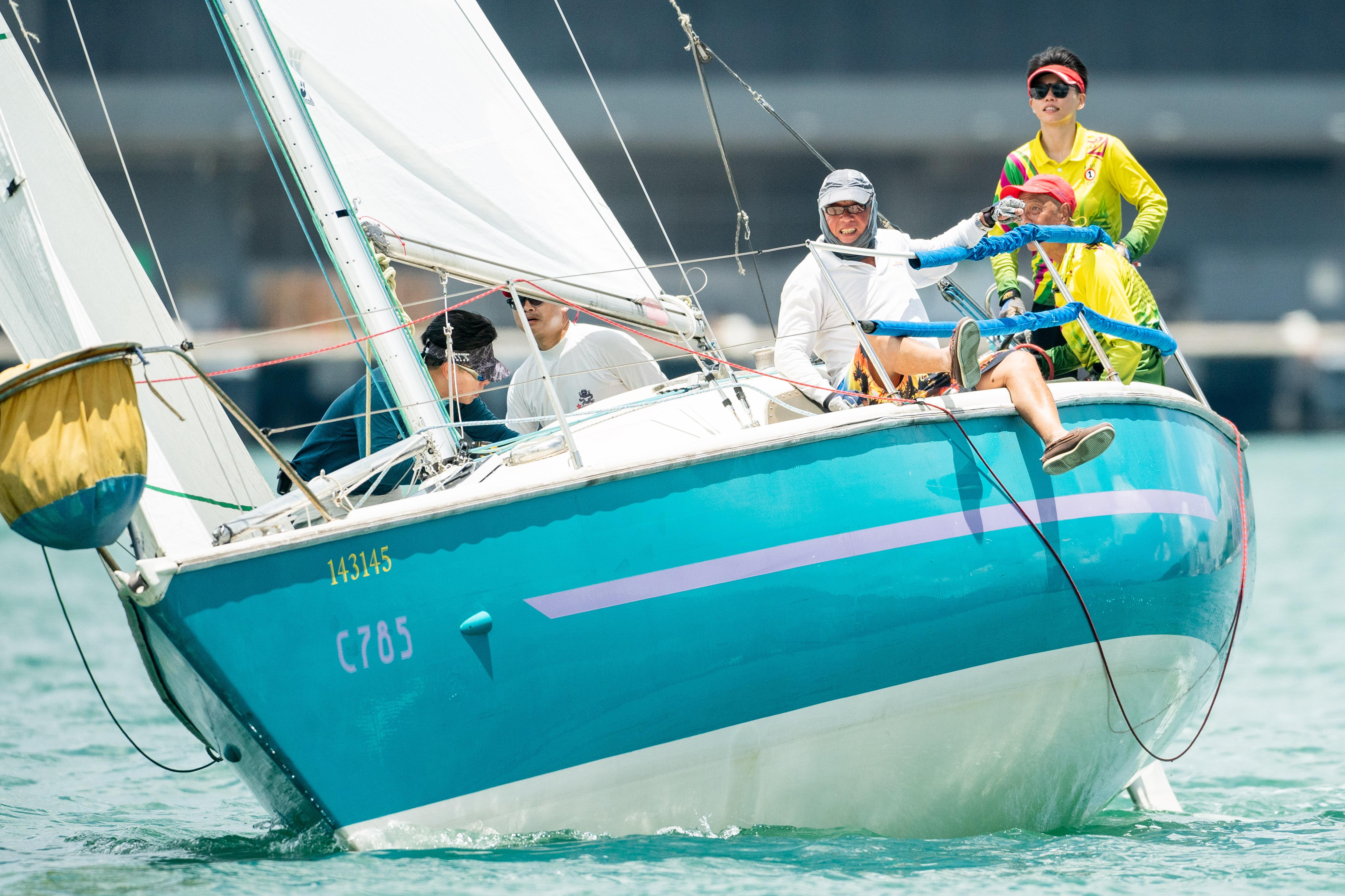 7歲女舵手領父贏女子舵手賽亞軍