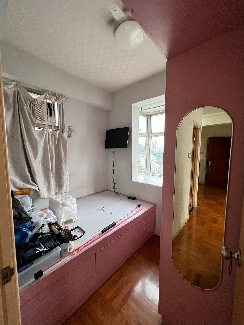 其中一個睡房設有兩扇窗,採光度高。