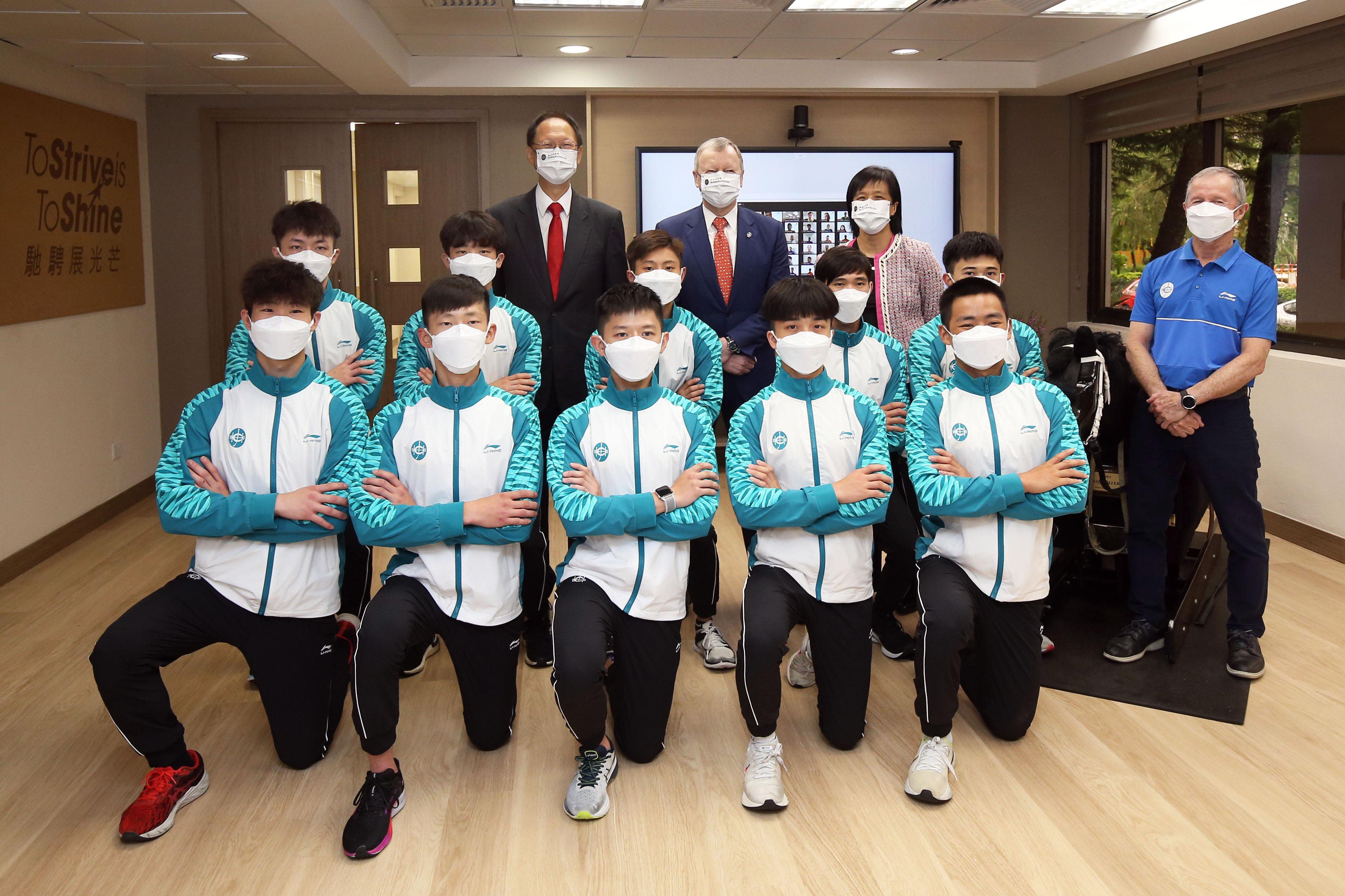 香港賽馬會賽馬人才培訓中心牌匾揭幕