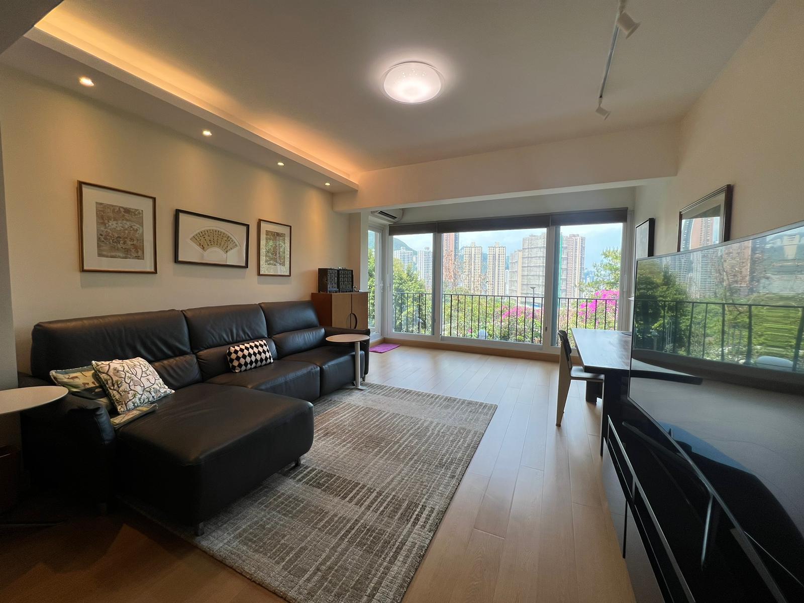 客廳十分闊落四正,窗戶亦大,光猛舒適。