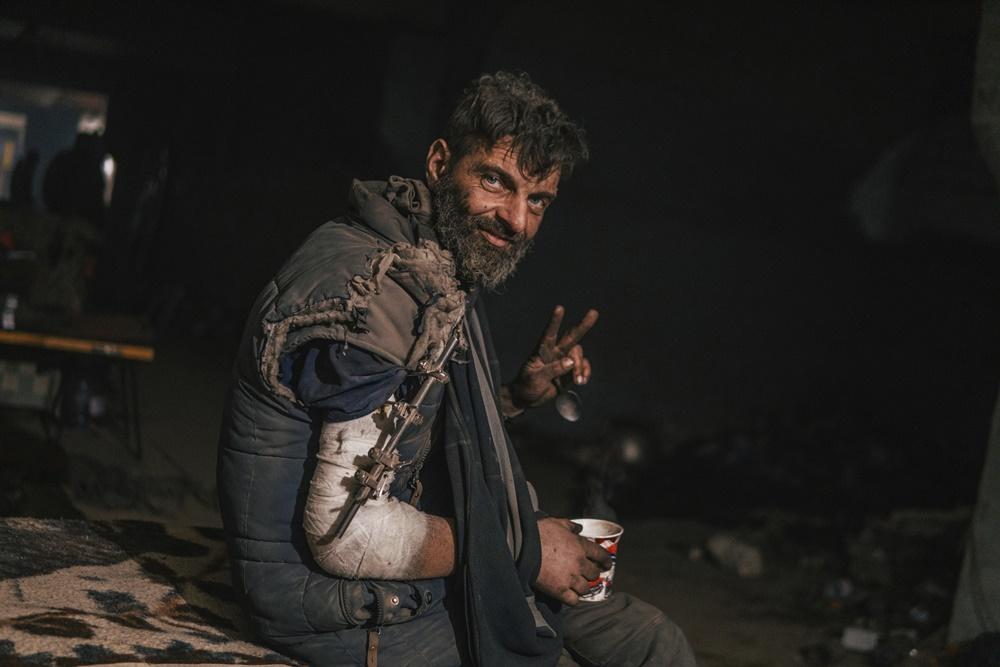 亞速鋼鐵廠內受傷烏兵。(AP)