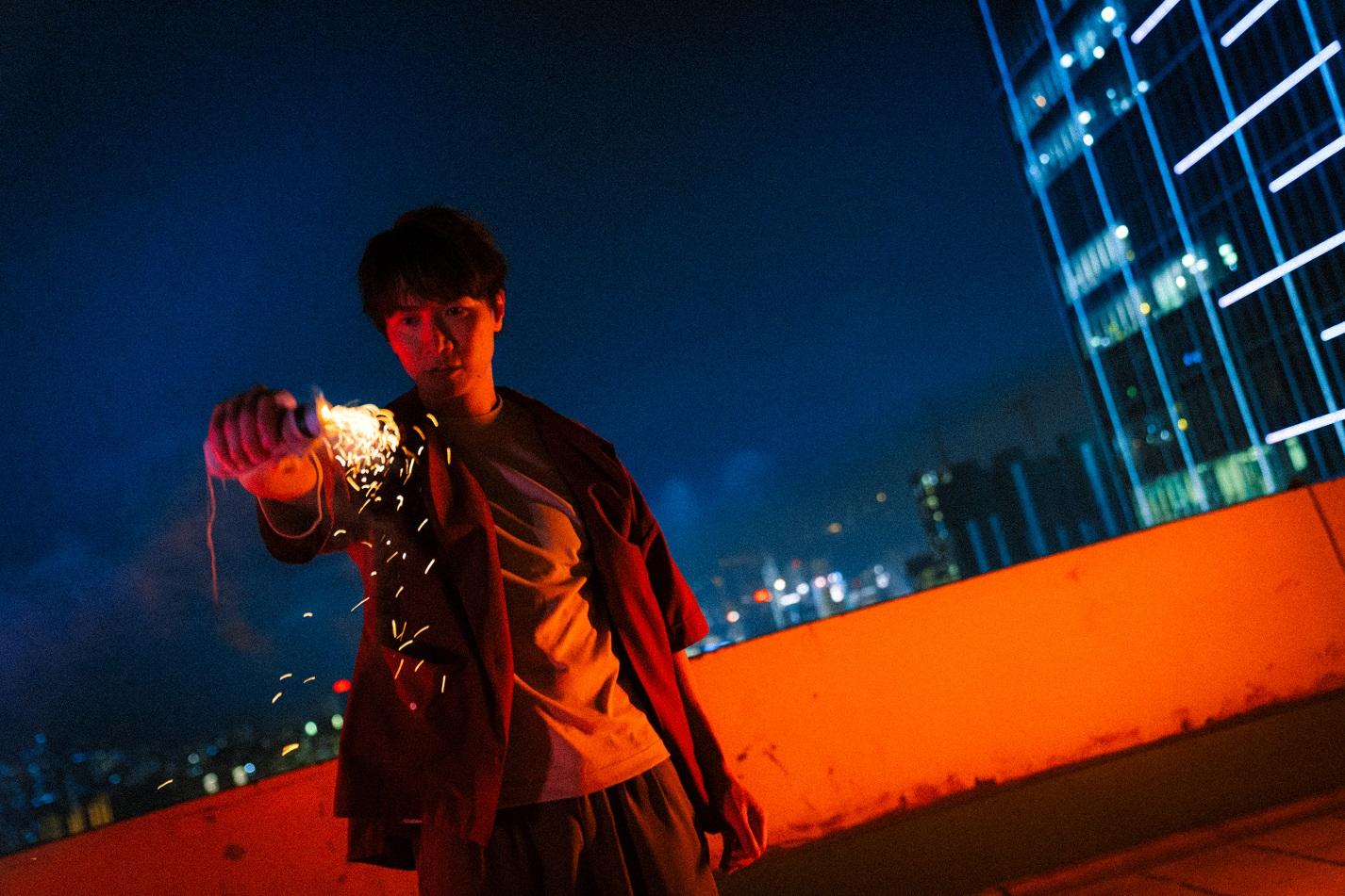 陳柏宇新歌《墜落》結合Rock與Hip Hop元素。