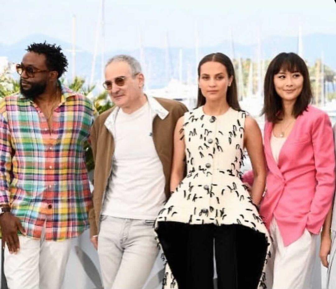 阿薩耶斯現身康城影展,偕陳法拉等演員見傳媒。