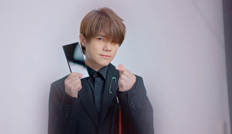 軒仔還原十二子的不同造型,拍攝前花上逾10小時化妝及拍攝。