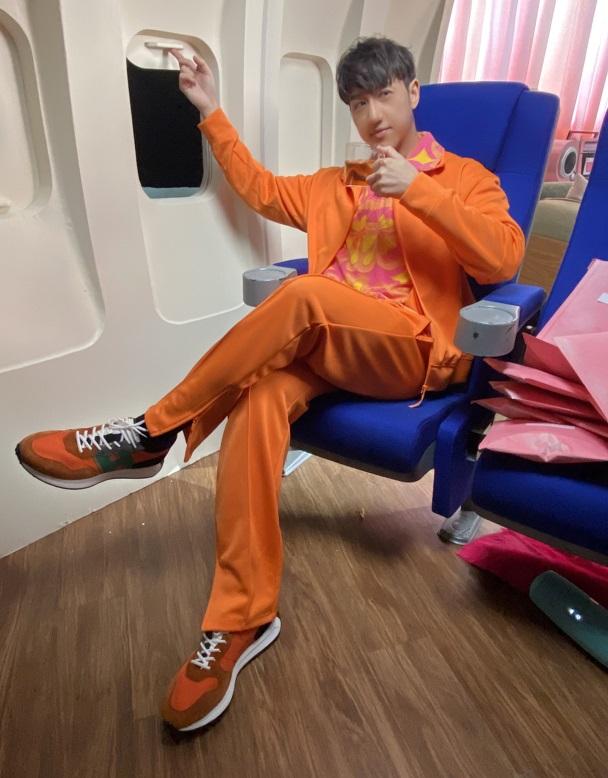 Jay Fung為MV展開連續18小時拍攝。