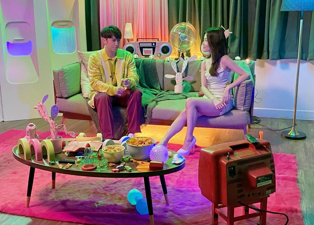 馮允謙雖然零演戲經驗,但就獲MV導演大讚。