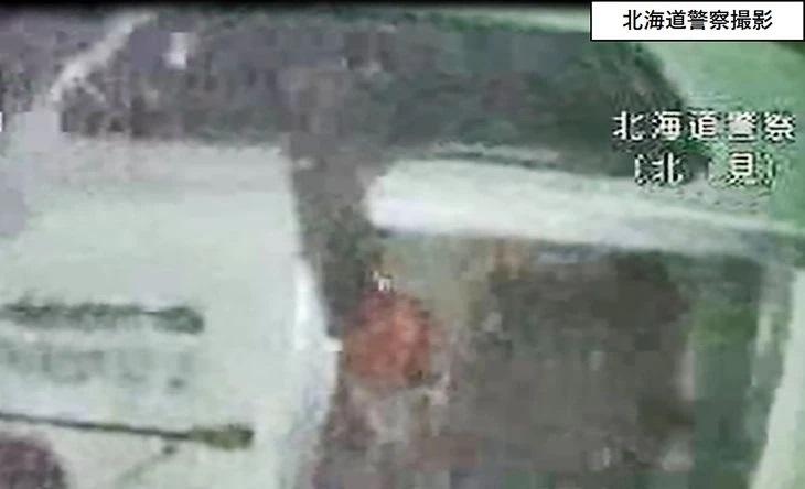 日本北海道警方發布沉船內影像。(網上圖片)