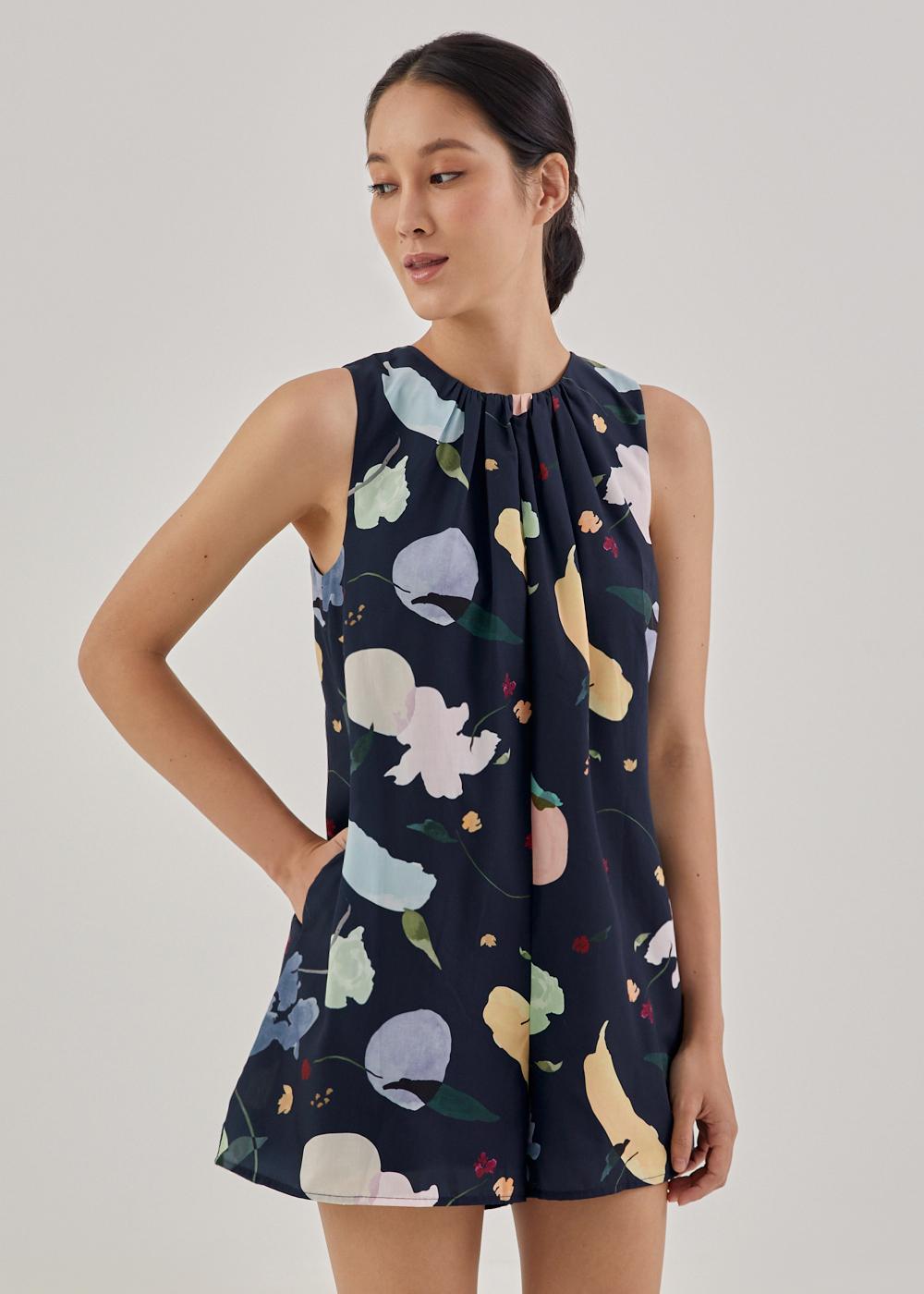 Kiara tie back romper in wafting florals 原價$359,折後價$269