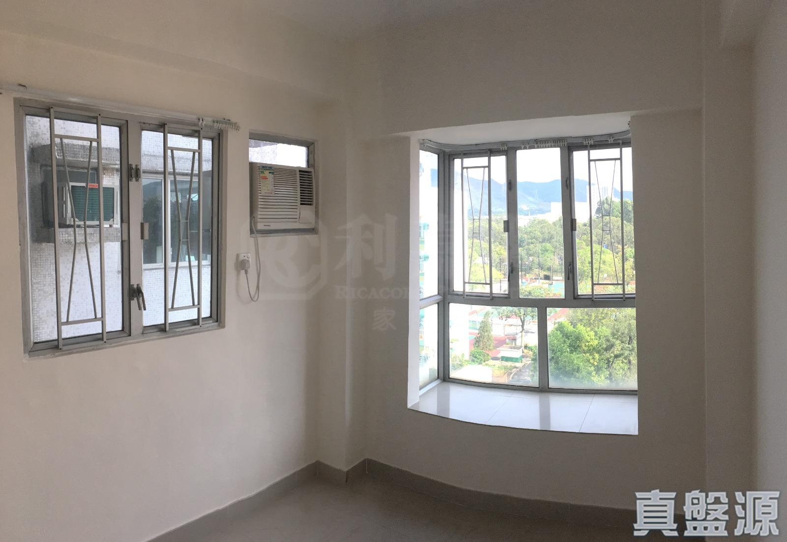 單位間隔四正,裝修企理,望開揚公園景及樓景。