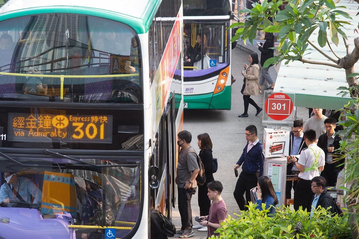 新巴表示東鐵綫過海段通車日起,將取消過海隧巴301線。(資料圖片/蘇文傑攝)