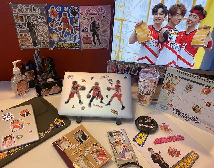 大家可以用貼紙裝飾電腦、筆記本等。