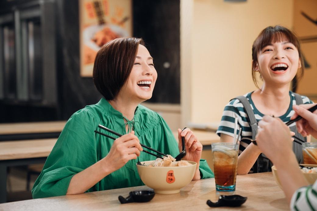 次更邀請到影后毛舜筠(毛姐),夥拍年僅17歲、首次登上大螢幕便獲提名第40屆香港電影金像獎「最佳男配角」和「最佳新演員」的馮皓揚(洋洋),聯同影壇新人郭思(Suey),一同拍攝母親節宣傳短片。