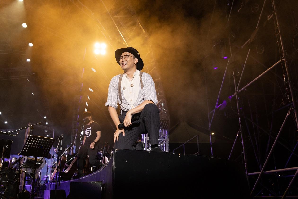 6號解釋"Live by the Harbour"帶有「在這個港口為生活去拼搏」的意思。