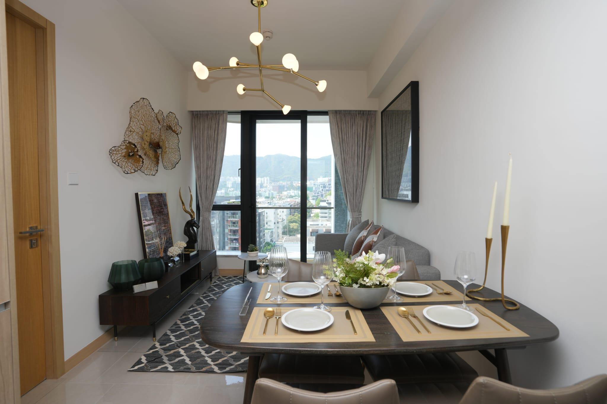 今日開放的瀚名一房示範單位為12樓A室,實用面積409方呎。