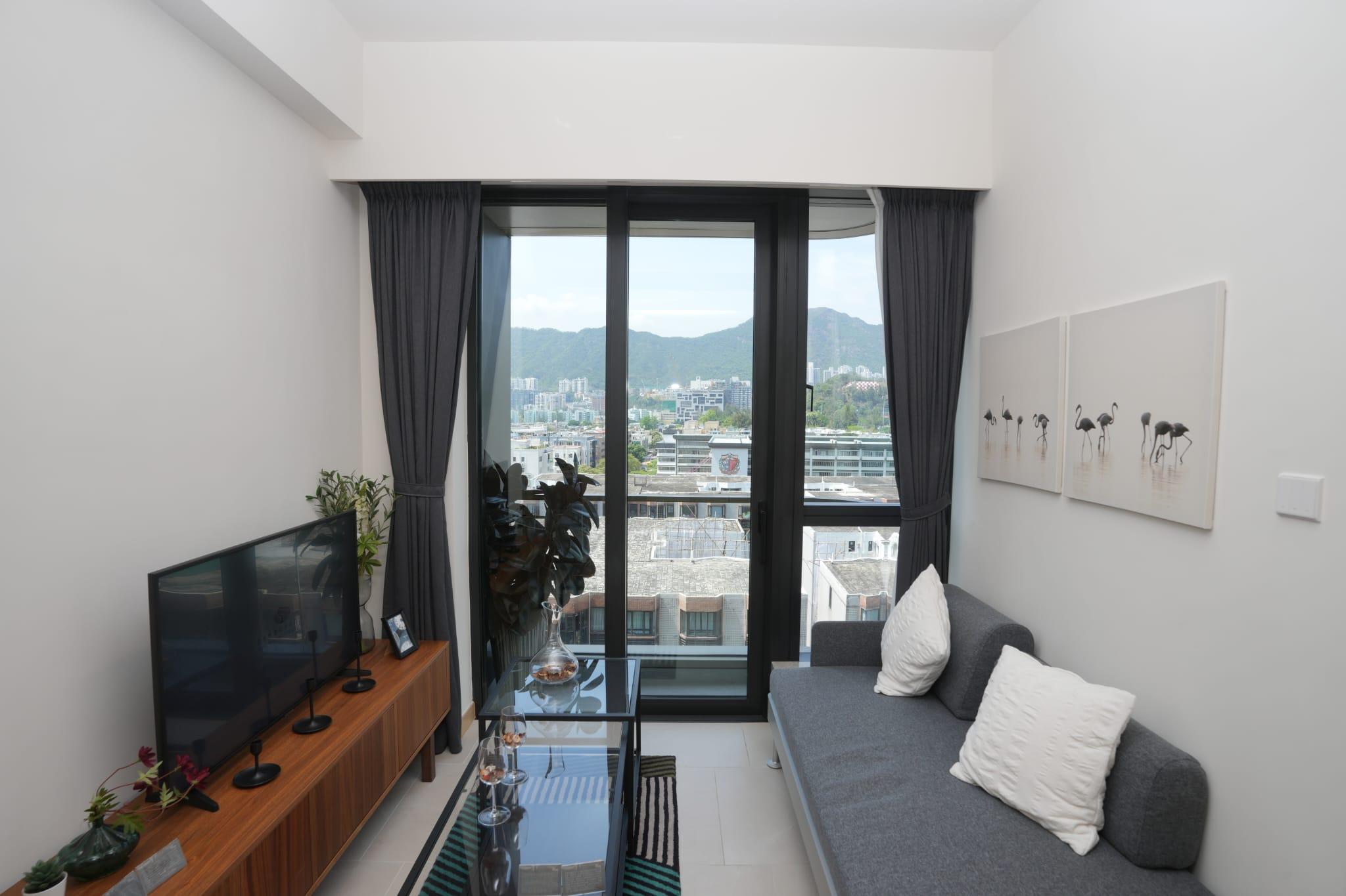 不少父母為了子女學業,會選擇遷往心儀校網內之住宅居住,而瀚名位處名校網,具一定吸引力。