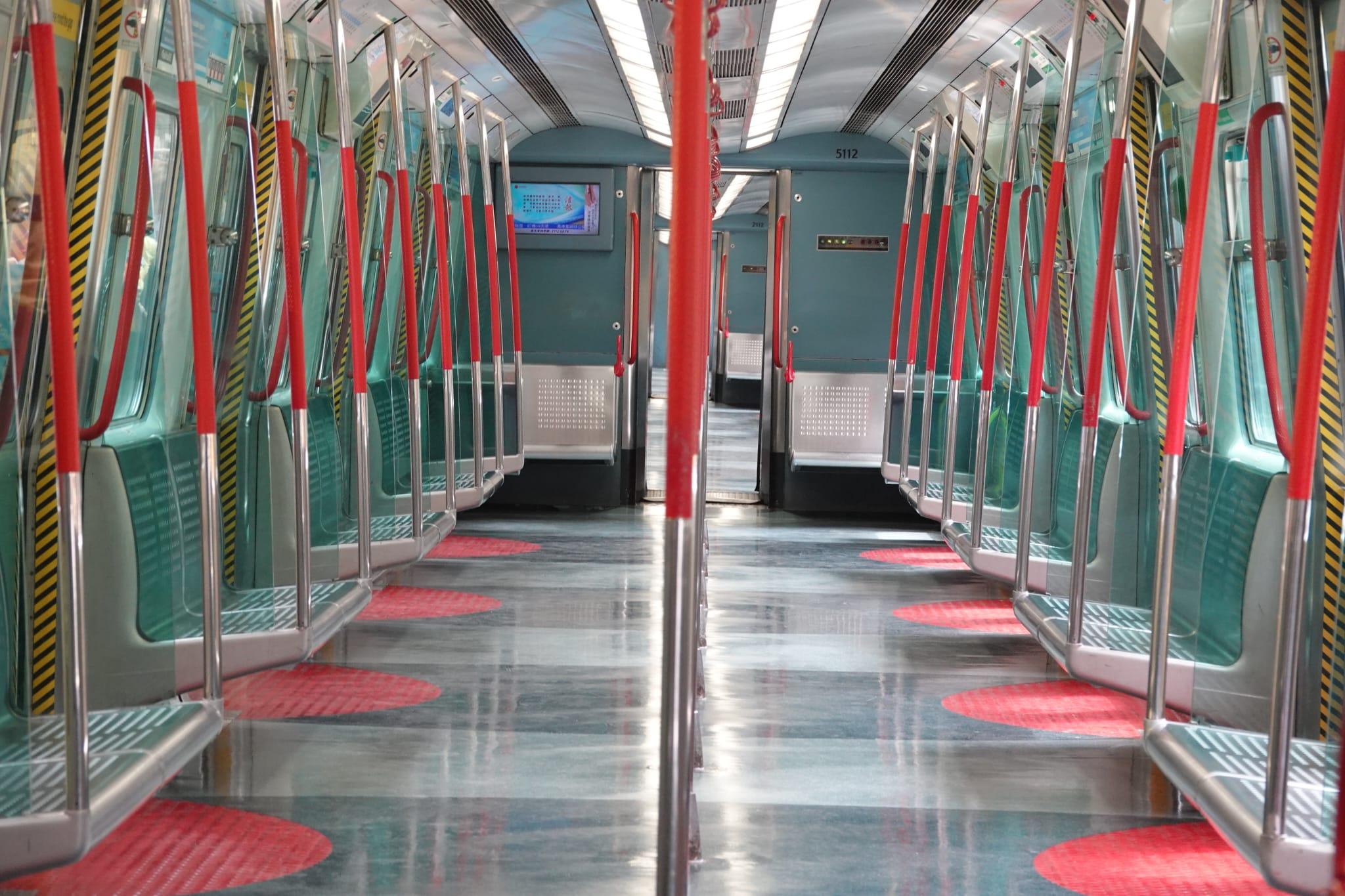 「烏蠅頭」12卡列車榮休 大批鐵路迷歡送最後一班車 (持續更新)