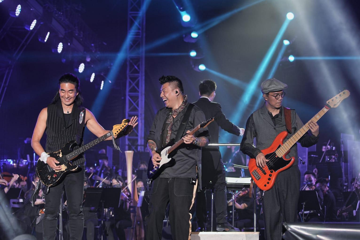 音樂會延期,反而獲有「結他神」之稱的Jason Kui坐陣。