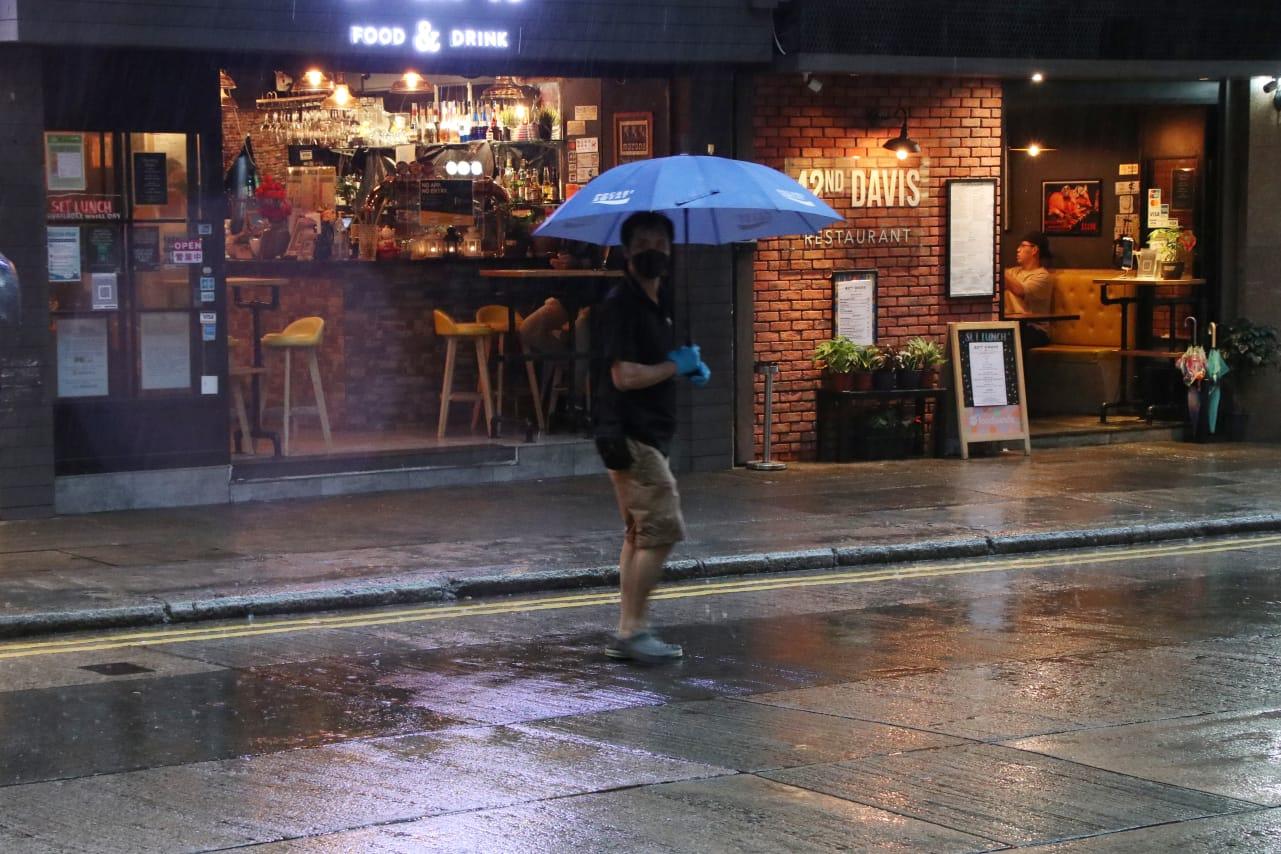 港大醫學院指堅尼地城或現大型感染群組 籲師生勿在該區午膳