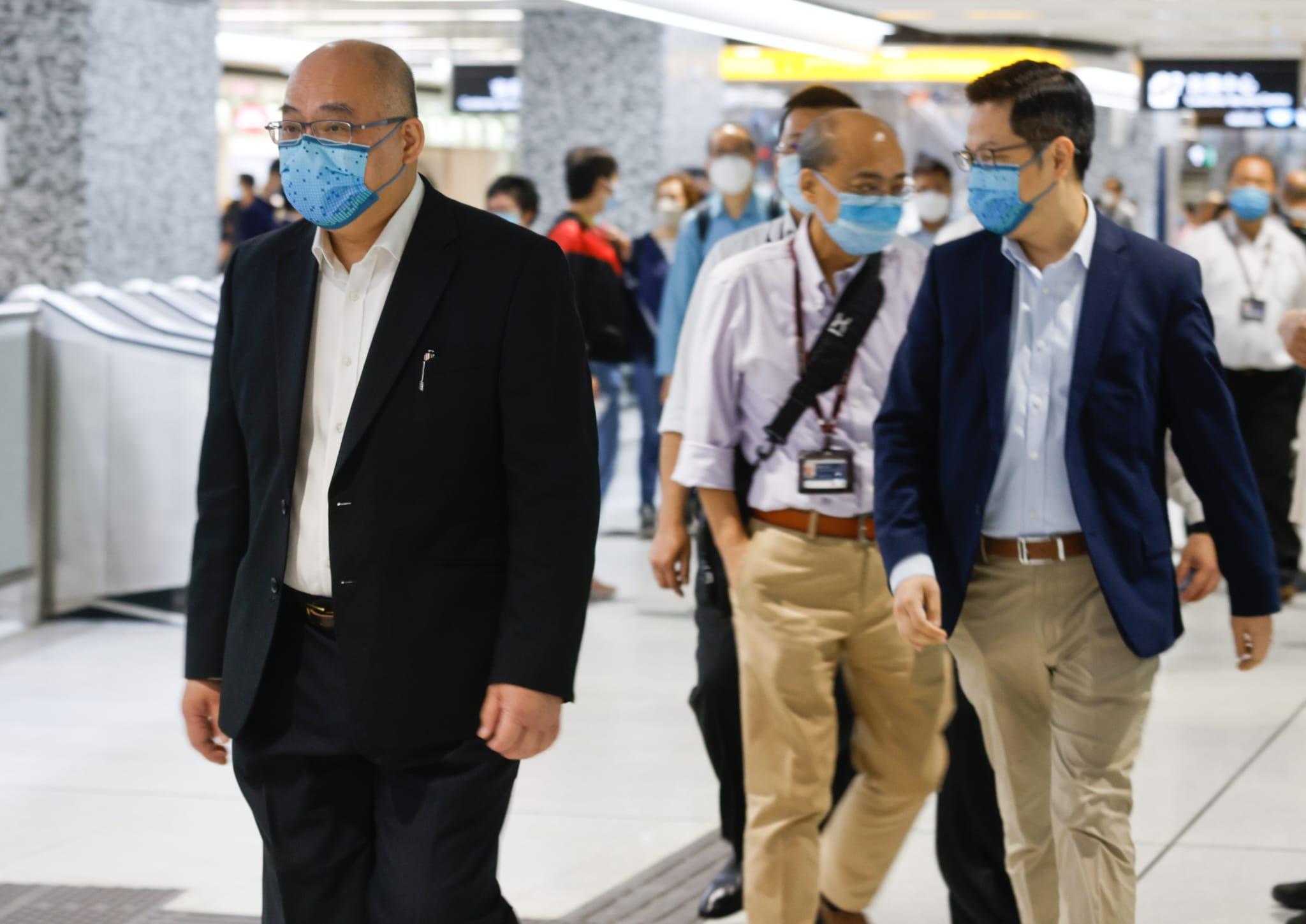 東鐵綫過海段|紅磡過海很興奮 逾百鐵路迷通宵等首班車