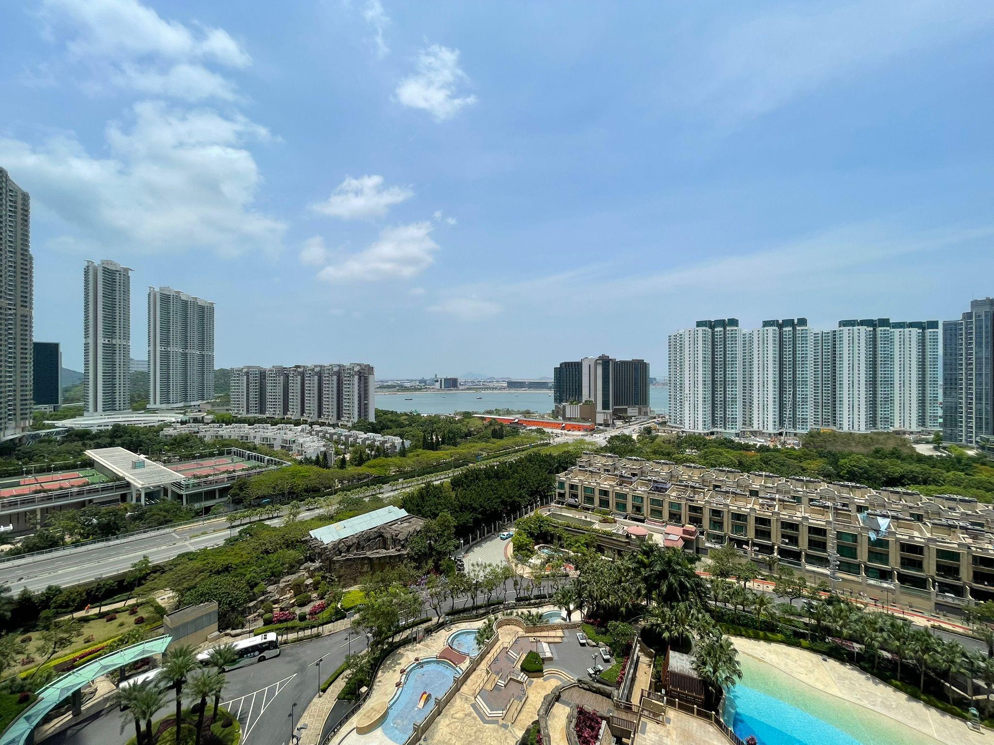 單位望開揚池園景及部分海景,景致遼闊吸引。