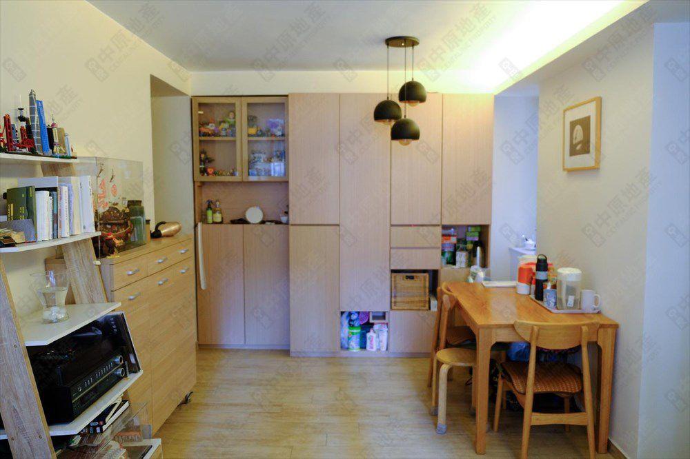 單位間隔四正實用,裝修亦新淨企理。