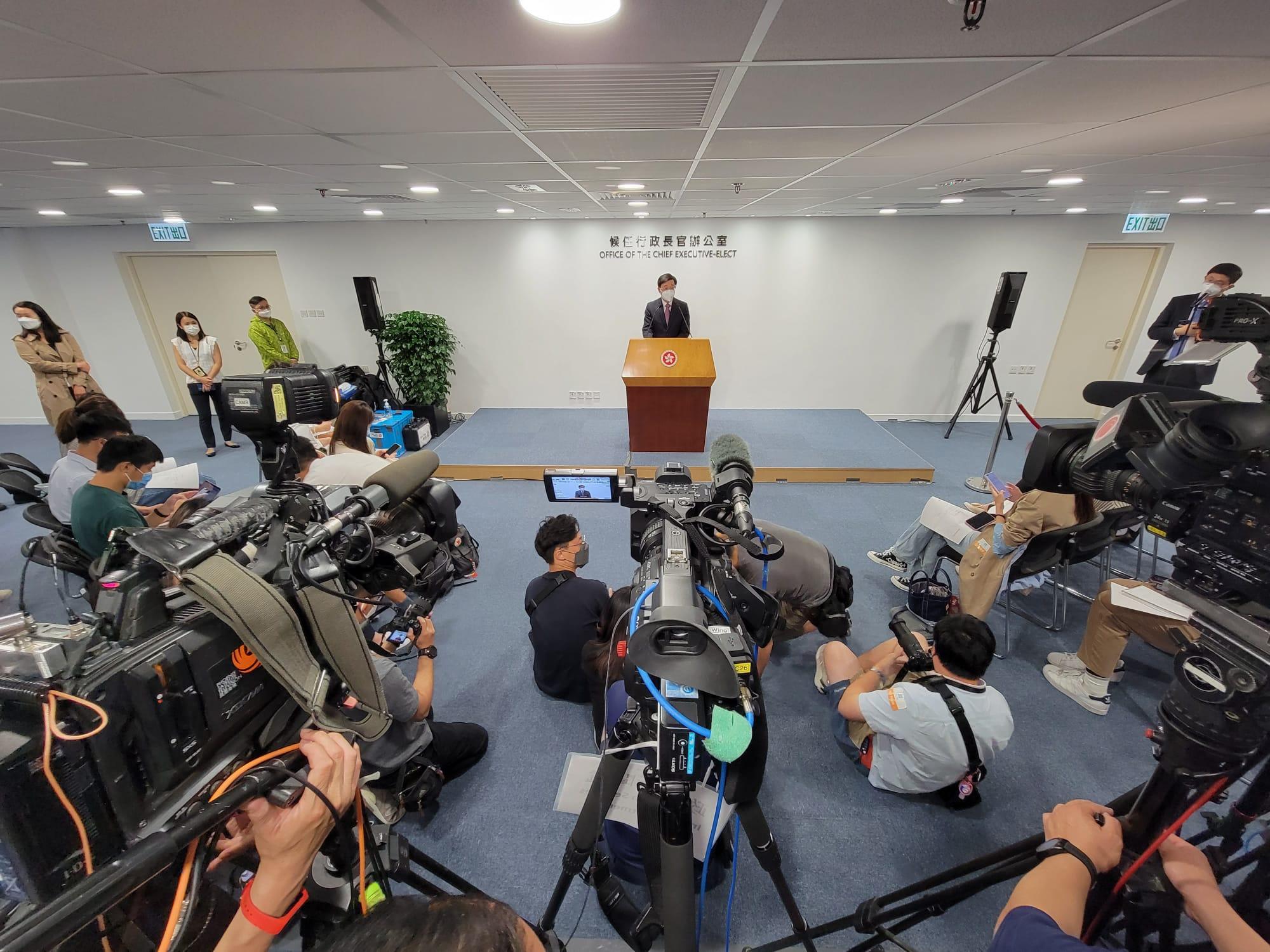 架構重組|李家超:增設3名副司長 有助提升施政能力