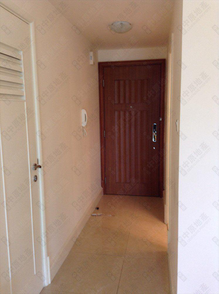 二手樓成交|日出康城三房放盤10個月劈價16%沽 單位內籠有得睇!