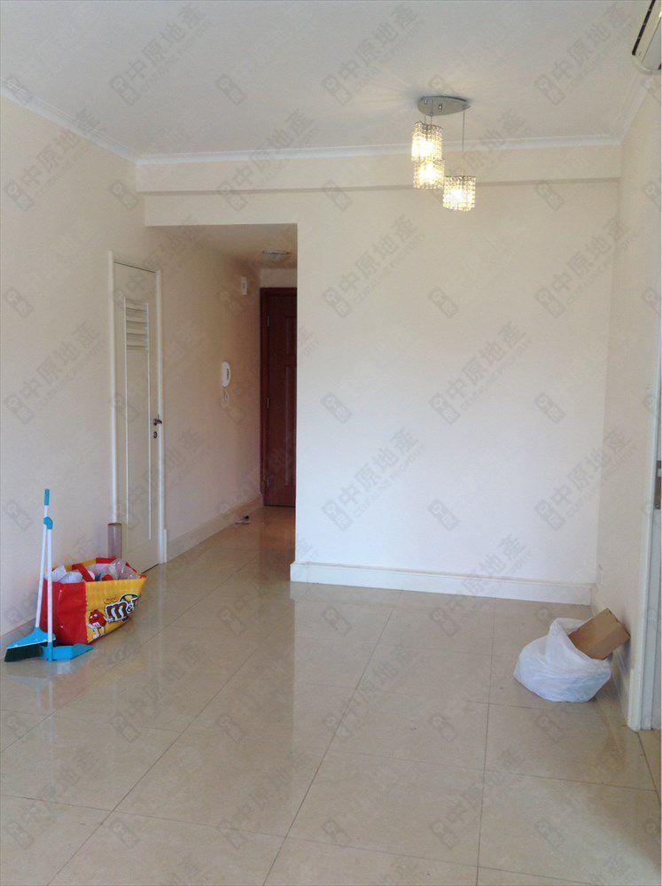 二手樓成交|日出康城三房放盤10個月劈價16%沽 單位內籠有得睇!