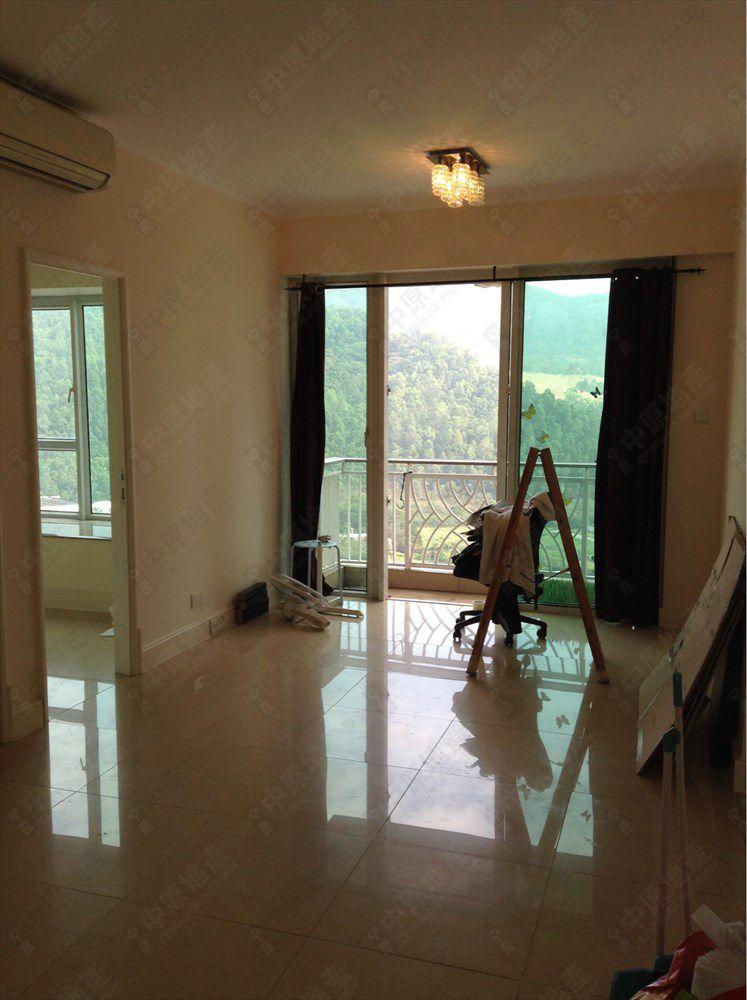 二手樓成交|日出康城三房放盤10個月劈價16%沽 單位內籠有得睇!