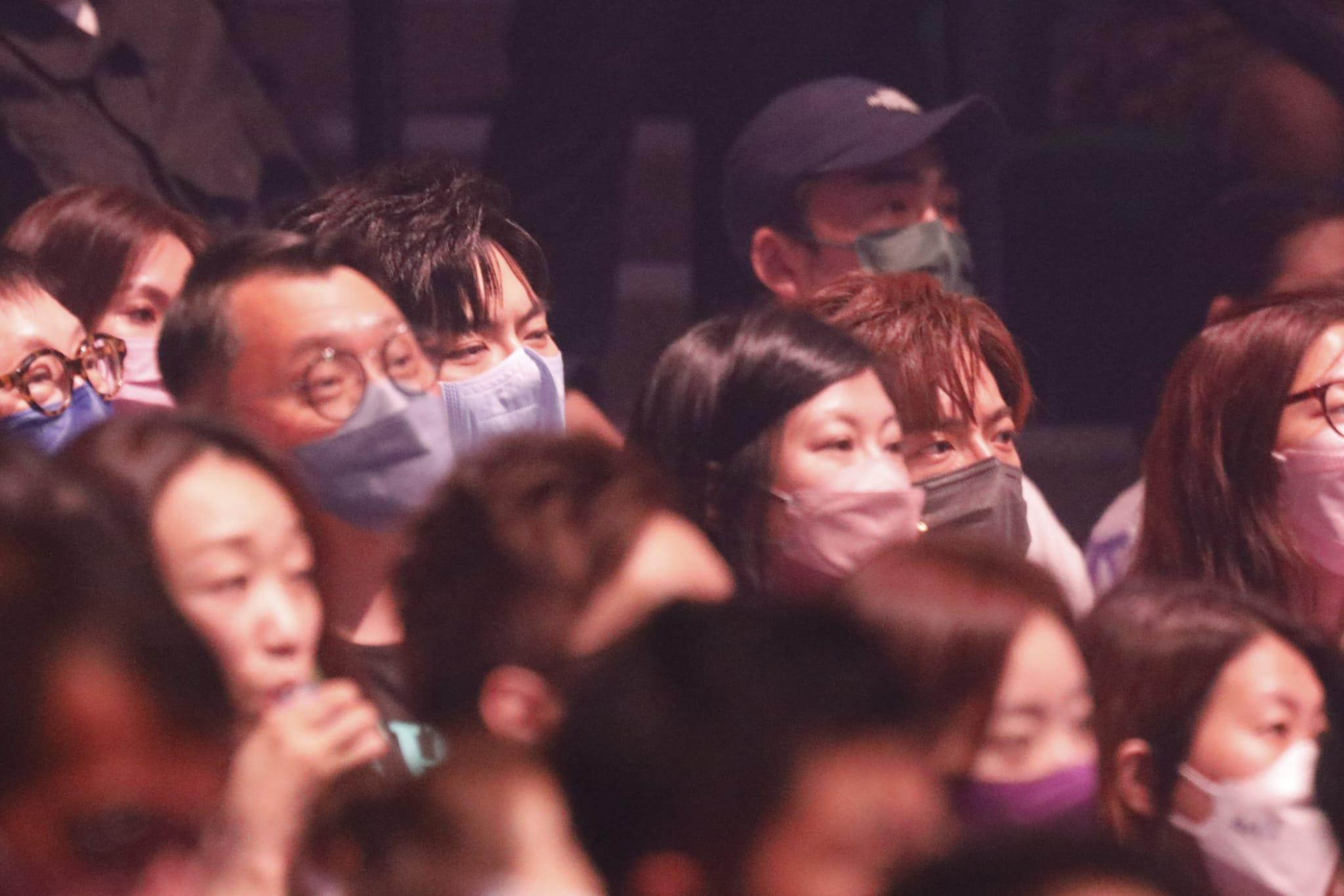 193與Edan在觀眾席欣賞演出。(林俊源攝)