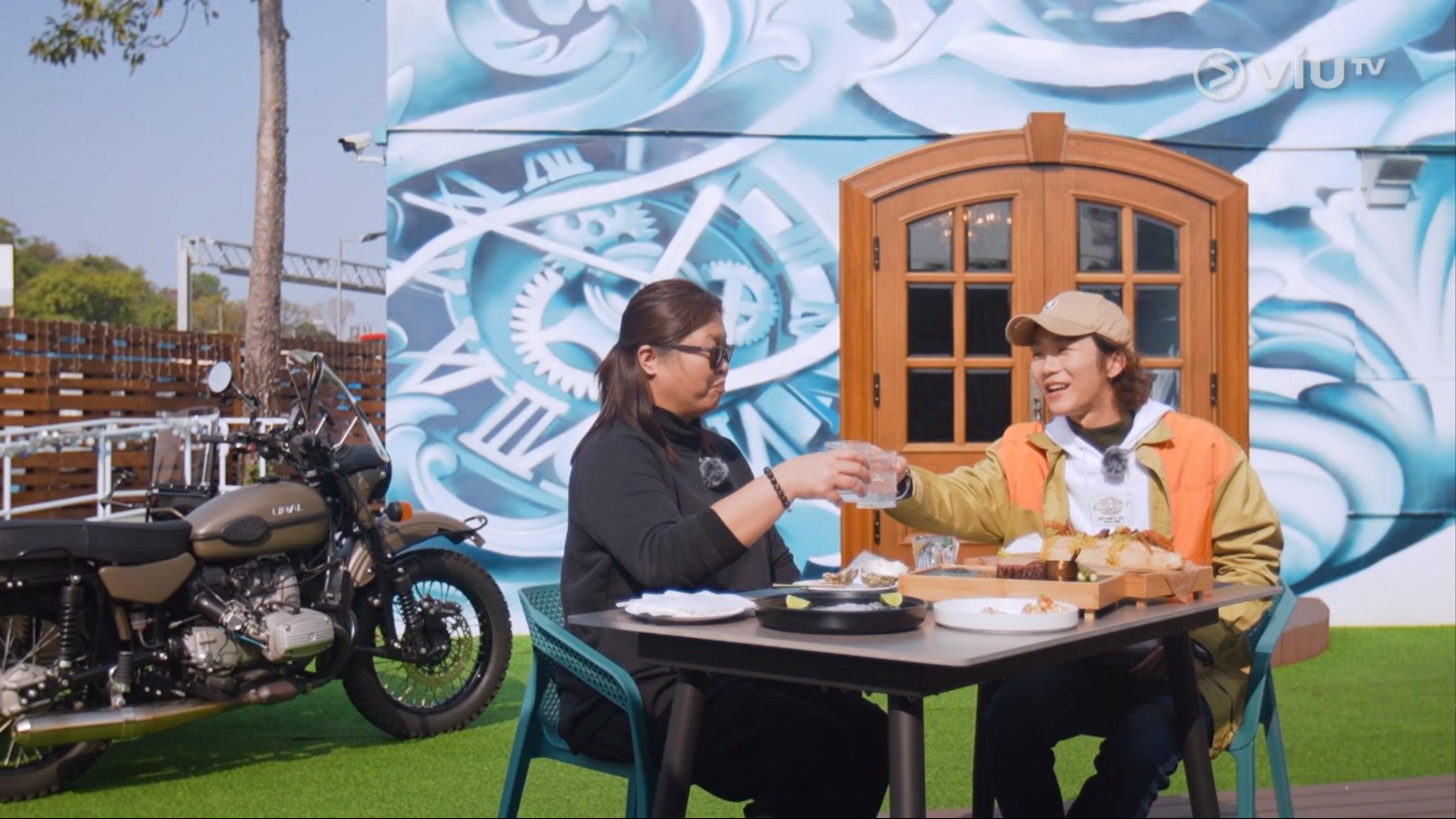 Alton與花姐撐枱腳的一集,鏡粉必看。