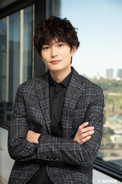 日本男星岡田將生已被私有化,去年被爆地下情。