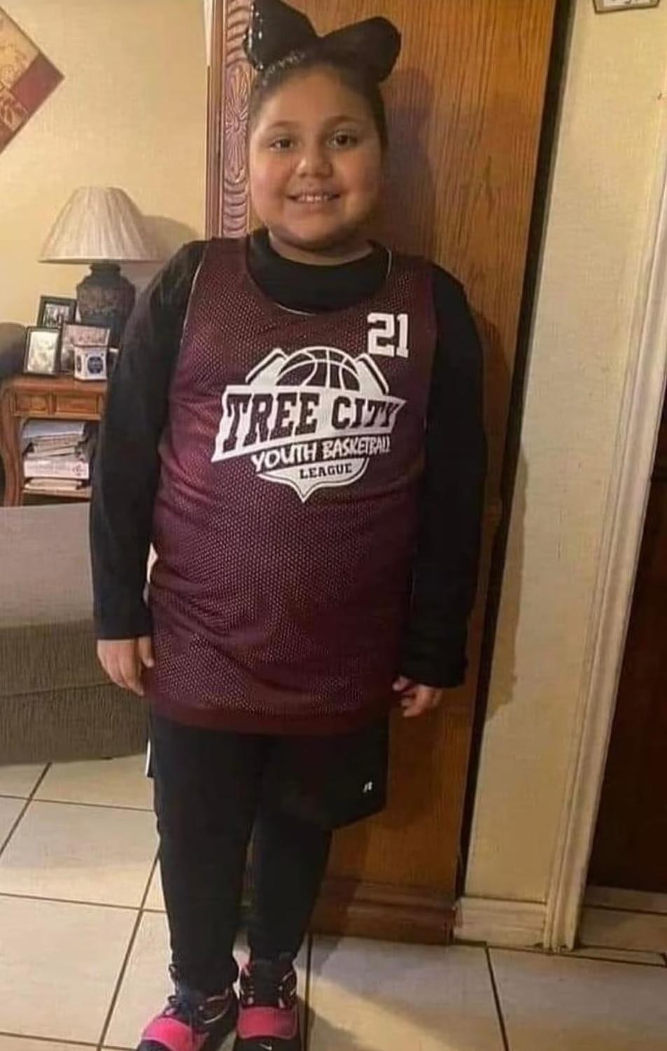 女生被槍殺。(互聯網)