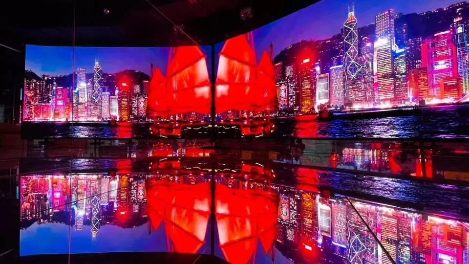 「Hong Kong 737615」房間 - 呈現大家熟悉的維港景觀