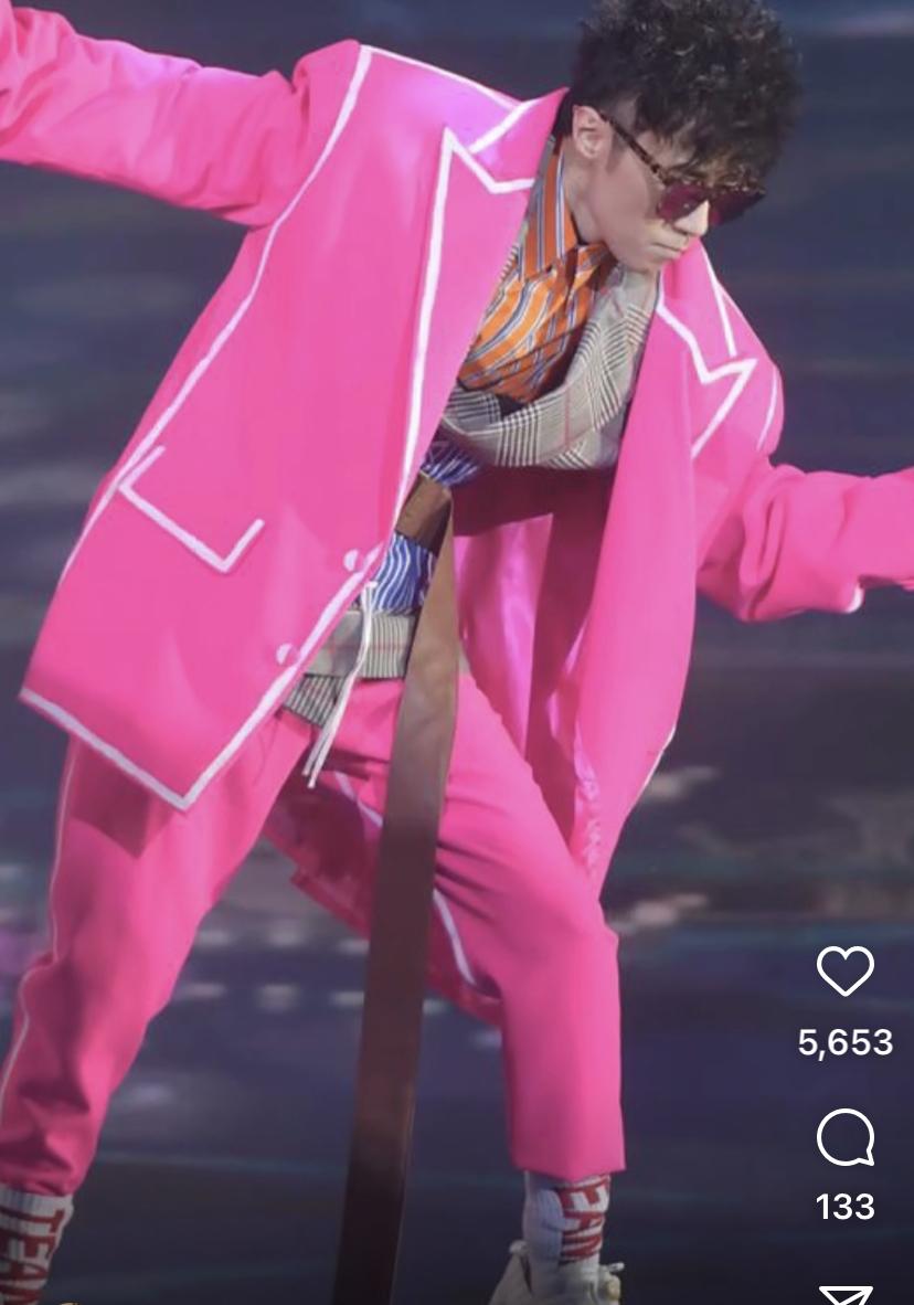 古巨基po了自己的表演甫士作對比。