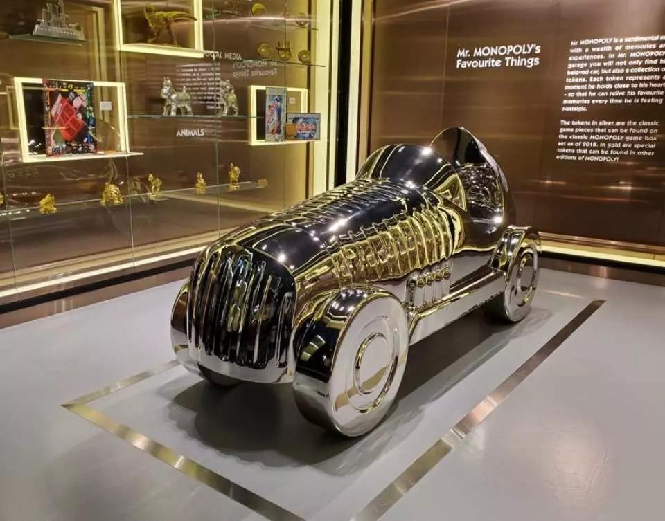 大富翁先生超级跑車-打卡全球最大的大富翁棋子