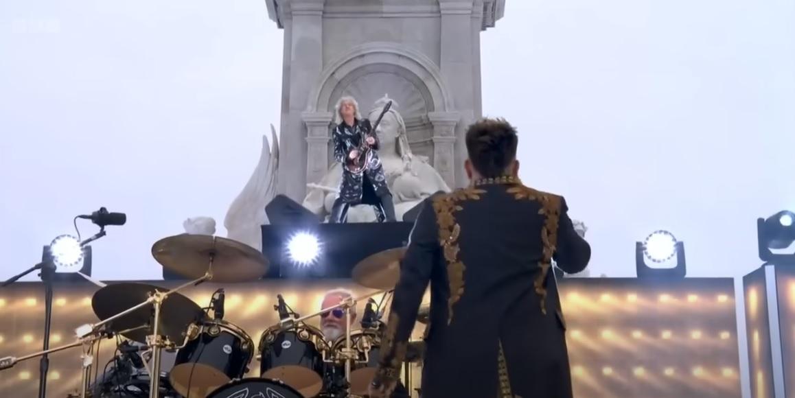 Queen與歌手Adam Lambert打頭陣。(互聯網)