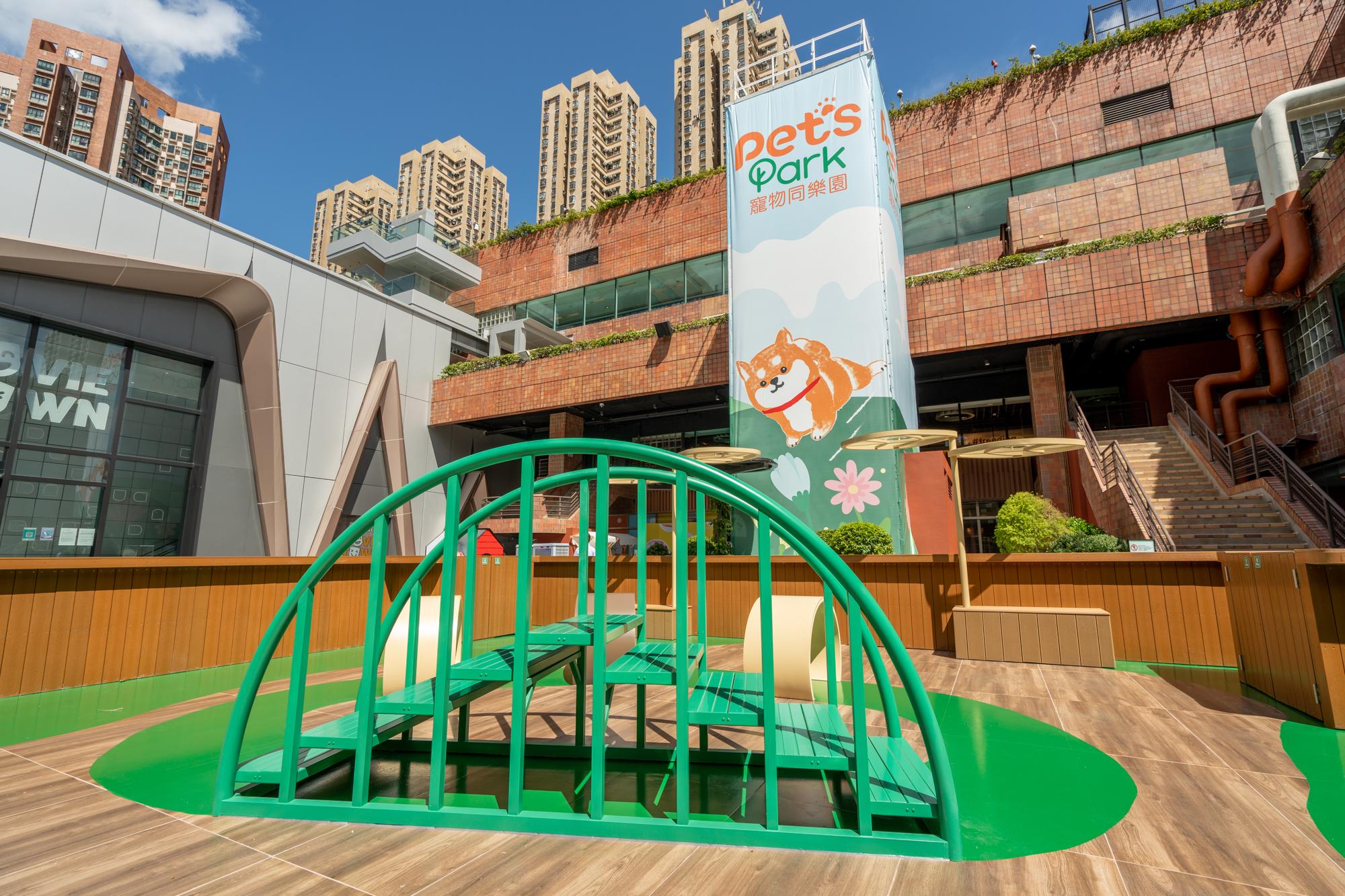 寵物樓梯:能訓練毛孩腳骨力,久經訓練後除了上落樓梯沒難度外,毛孩亦能跑得更遠。