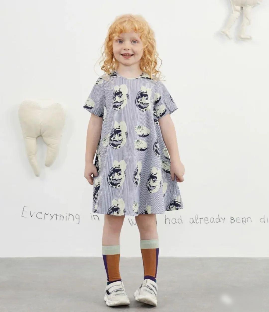 有輿論認為這件江南布衣童裝圖案似「鬼頭」。(互聯網)