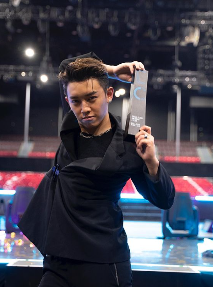 MC張天賦橫掃多個頒獎禮新人獎,成為去年的新人王。