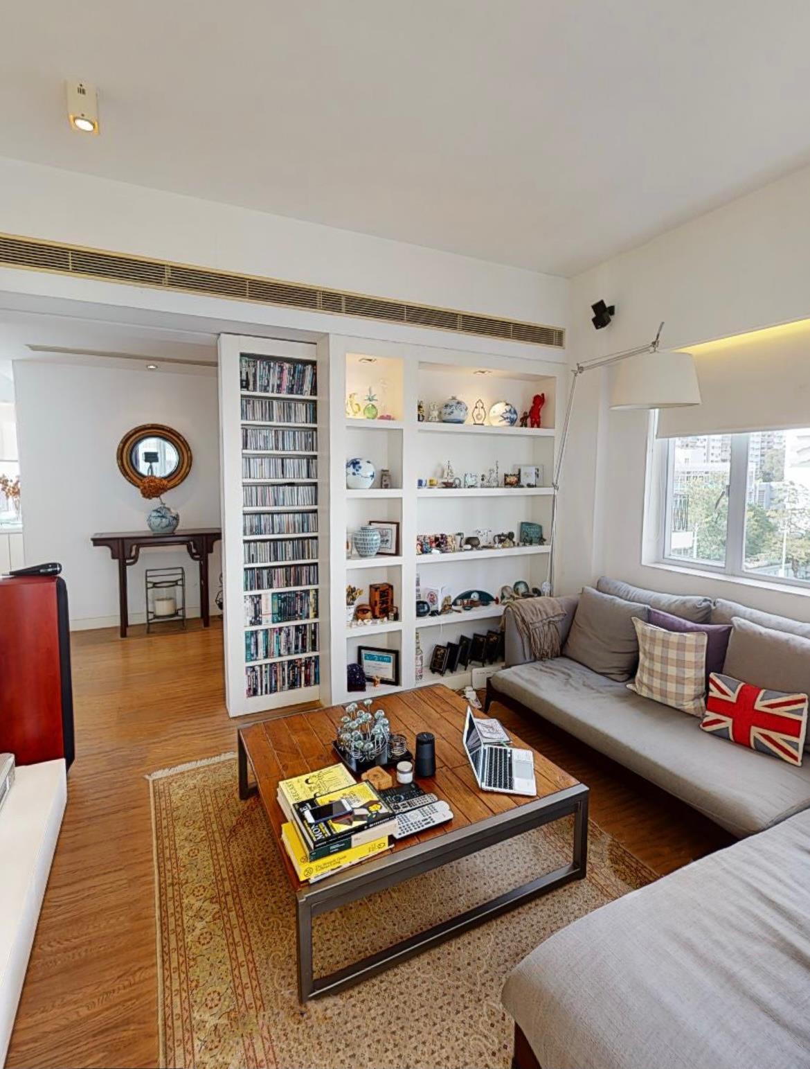 「呂」字型設計的大廳,間隔分明實用。