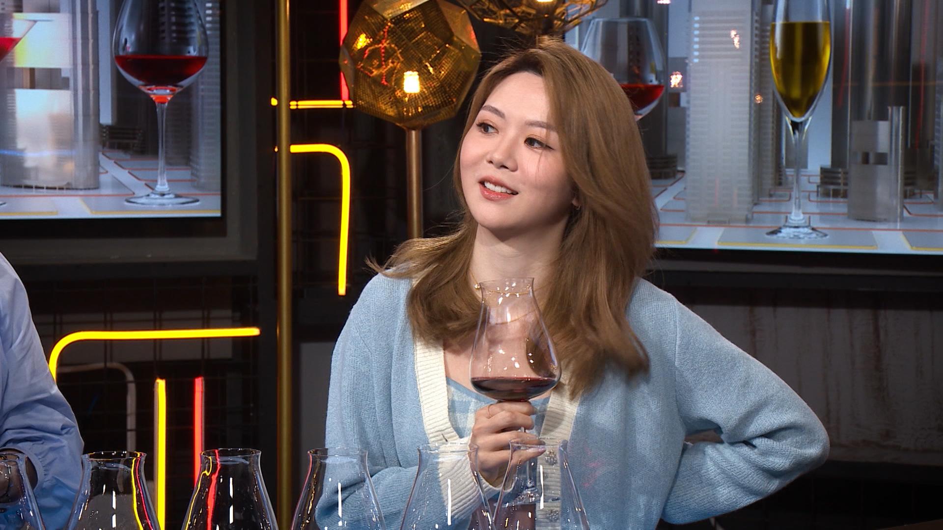 曾樂彤曾醉酒後下跪挽留分手男友