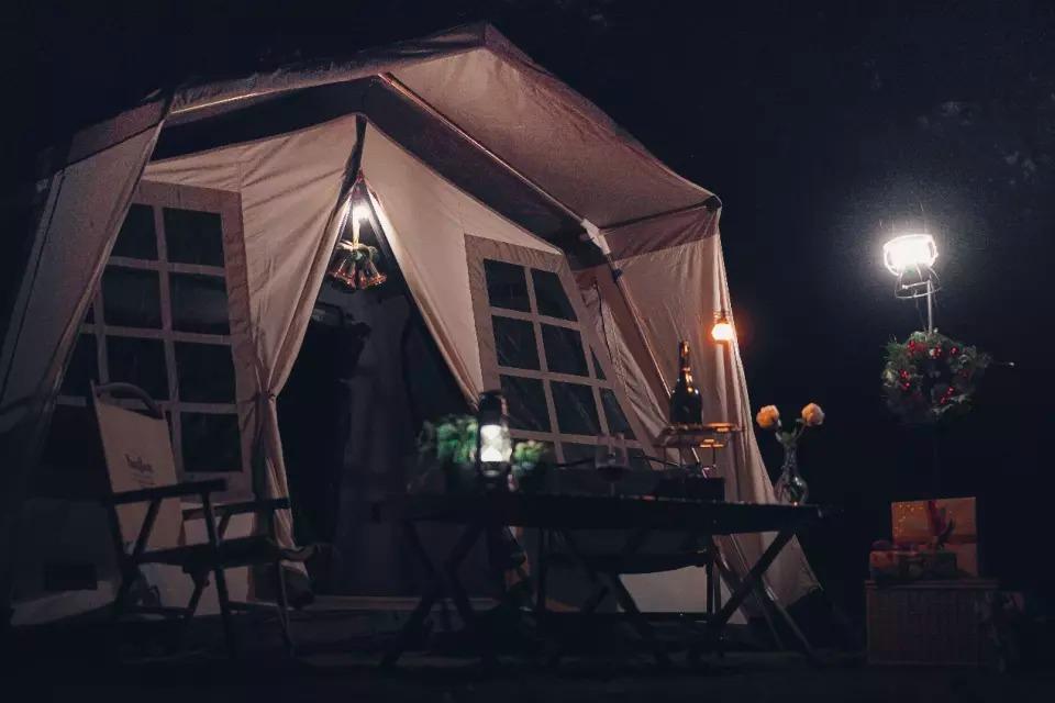 有著日系格紋窗設計