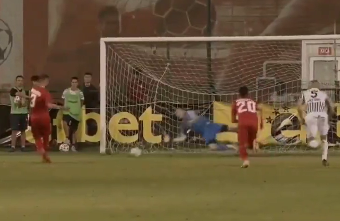 最終球隊隊長射失12碼,令球隊降班。(影片截圖)