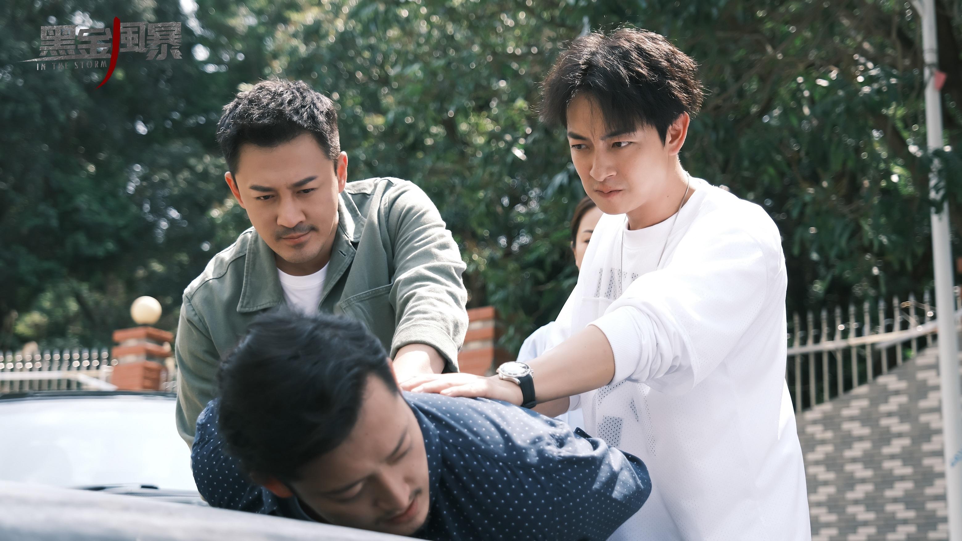 林峯自言不擅長搞笑,多得好拍檔梁競徽帶動,發揮喜感。